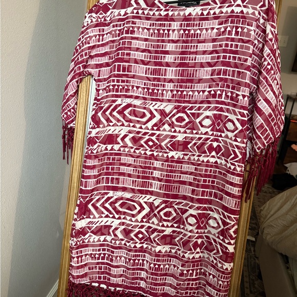 Red and White Geometric Pattern Dress - Picture 1 of 5